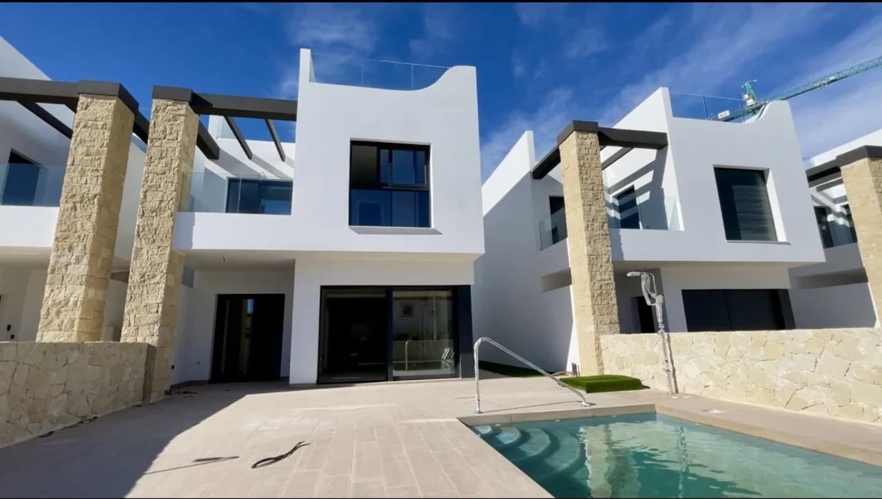 Apartment de 4 dormitorios en venta en Pilar de la Horadada, Alicante - Image 2