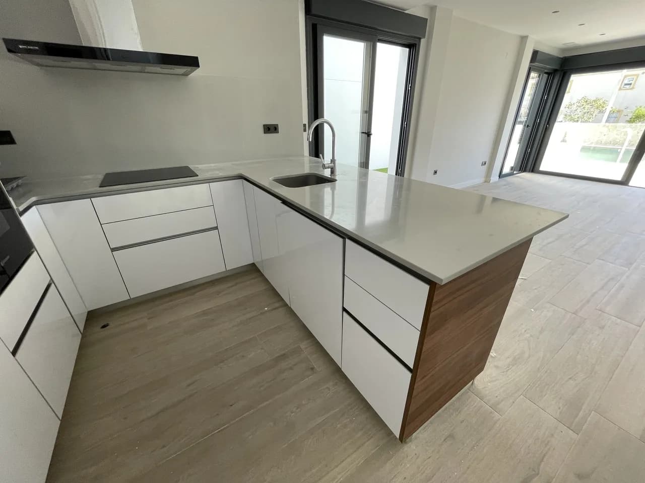 Apartment de 4 dormitorios en venta en Pilar de la Horadada, Alicante - Image 4