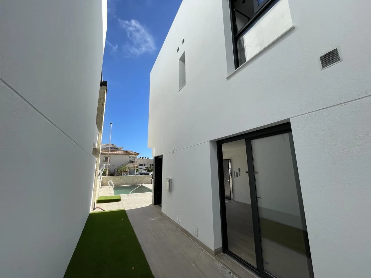 Apartment de 4 dormitorios en venta en Pilar de la Horadada, Alicante - Image 5