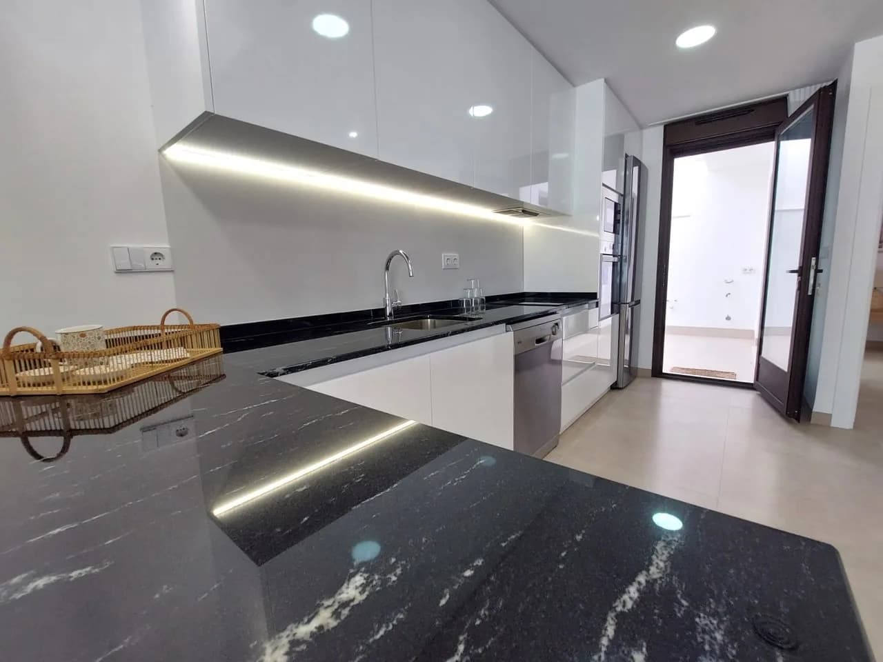 Villa de 3 dormitorios en venta en San Pedro del Pinatar, Murcia - Image 6