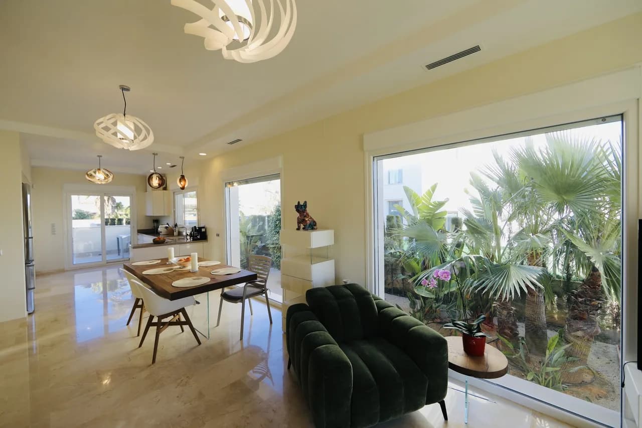 Villa de 5 dormitorios en venta en La Zenia, Alicante - Image 9