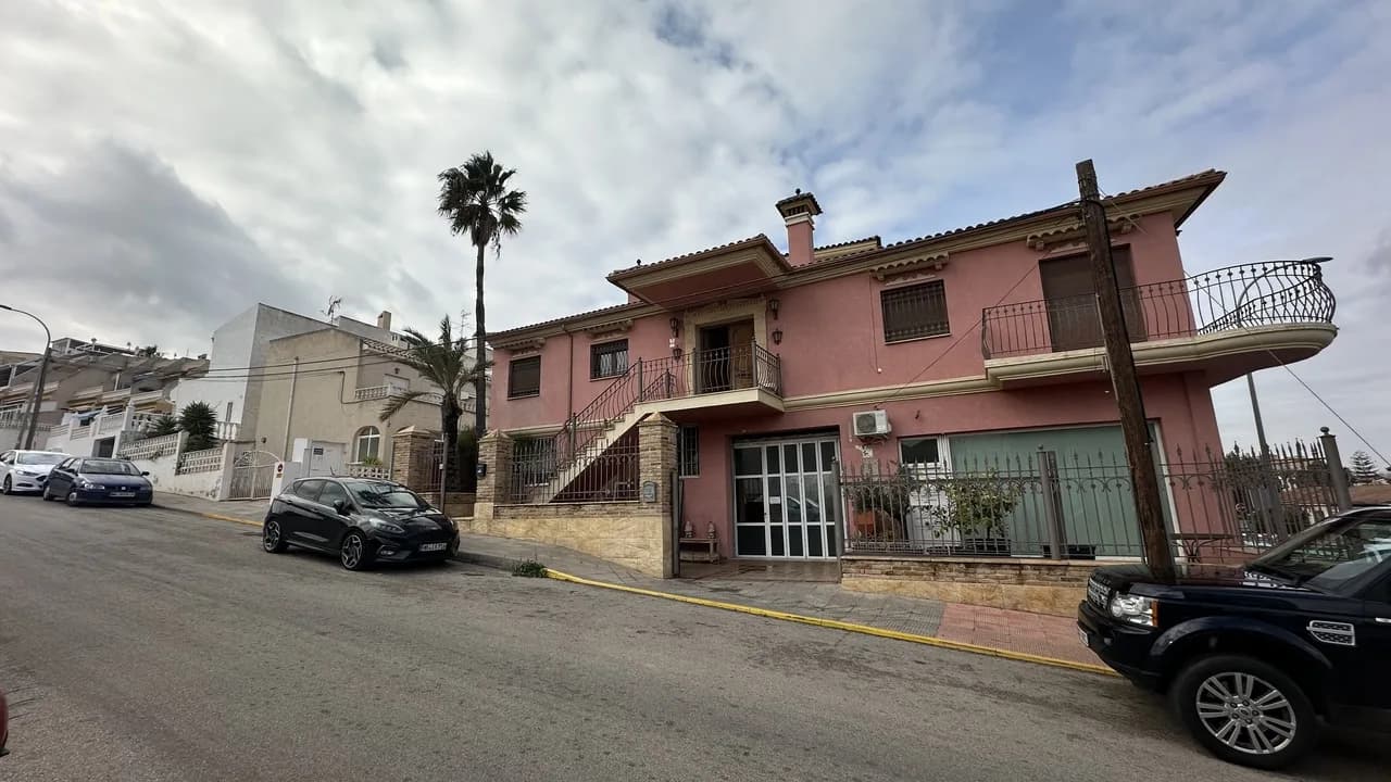 Townhouse de 4 dormitorios en venta en San Miguel de Salinas, Alicante - Image 2