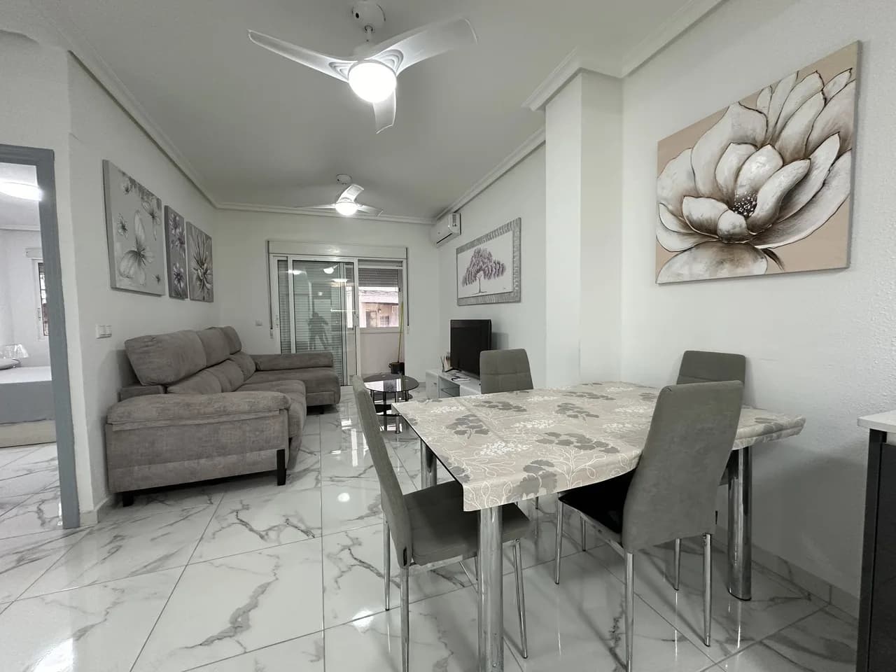 Apartment de 2 dormitorios en venta en Torrevieja, Alicante - Image 9