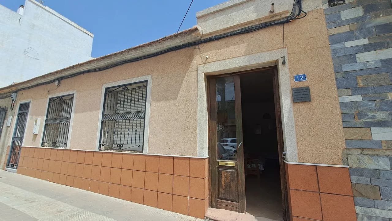Villa de 3 dormitorios en venta en Los Montesinos, Alicante