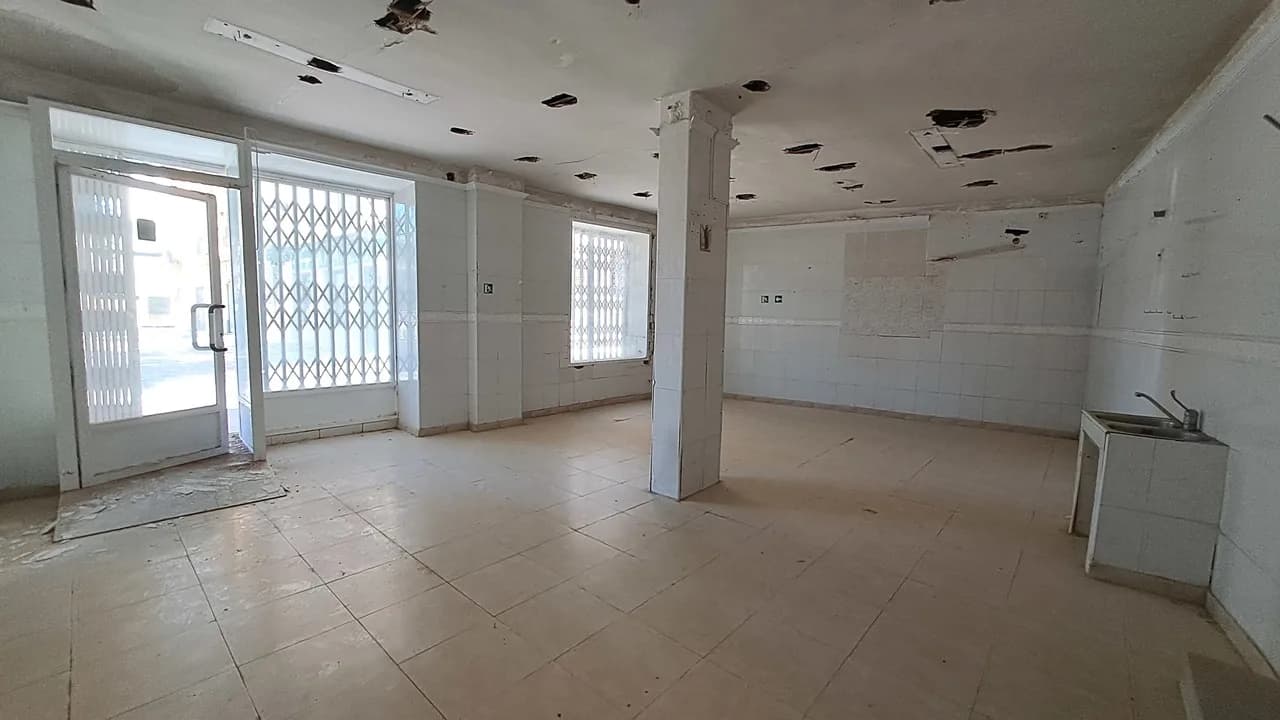 Commercial de 1 dormitorios en venta en Orihuela, Alicante - Image 3