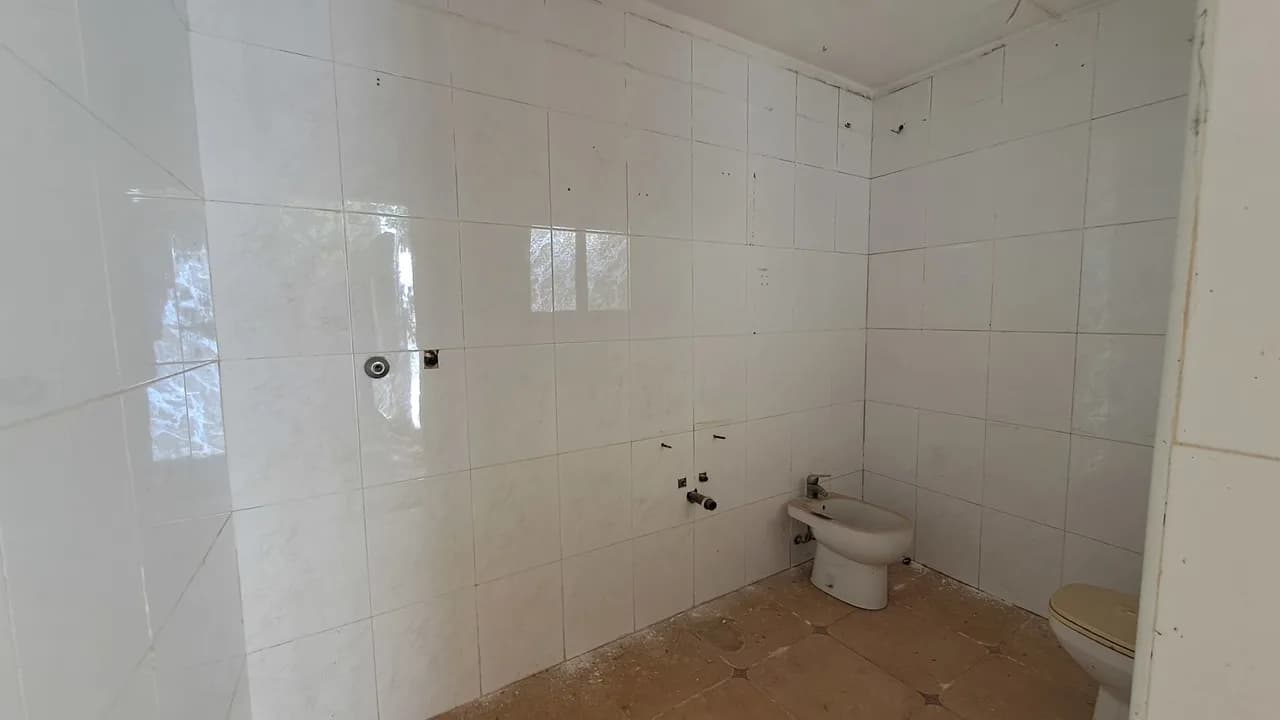 Commercial de 1 dormitorios en venta en Orihuela, Alicante - Image 8