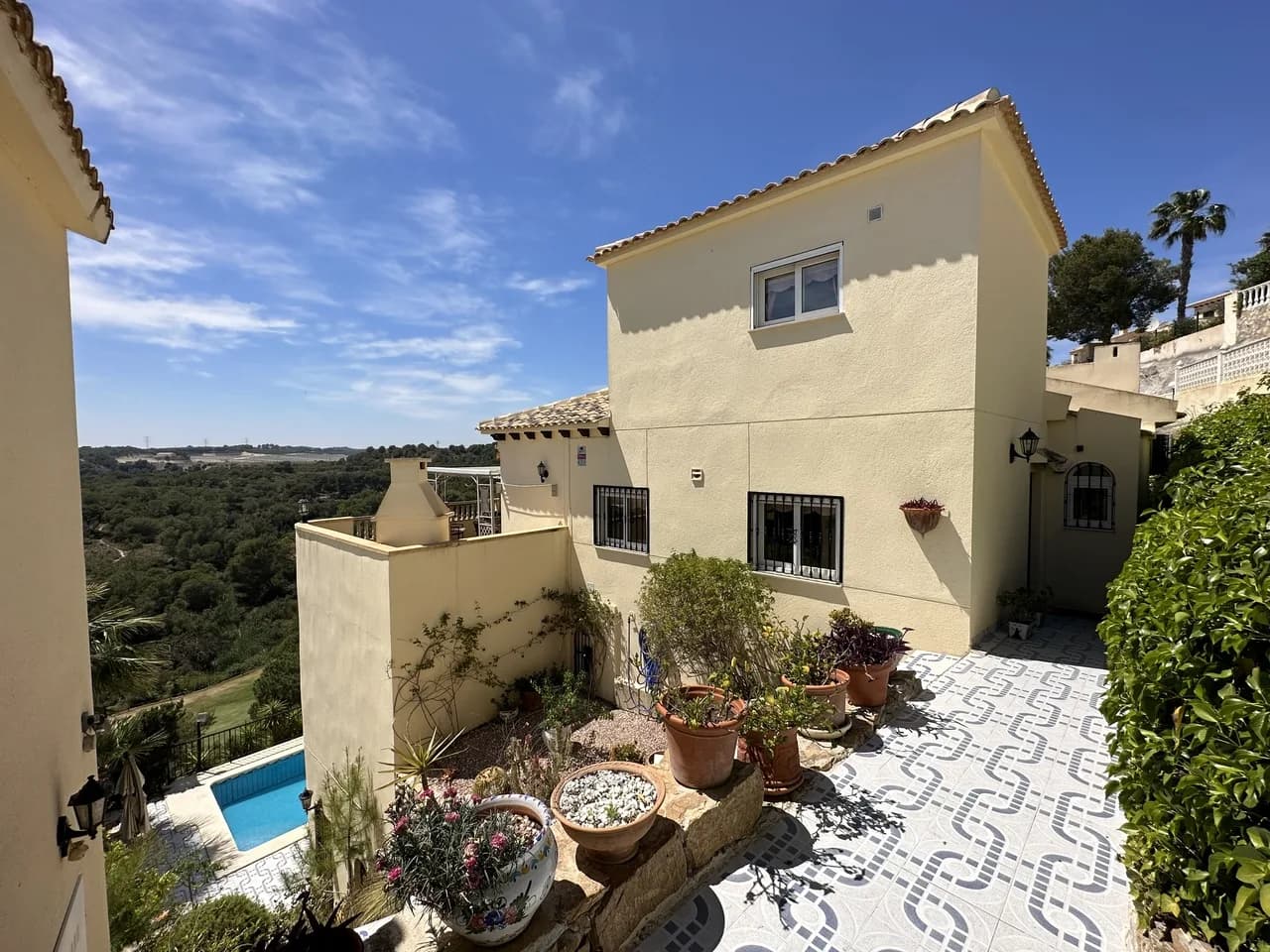 Villa de 5 dormitorios en venta en Villamartin, Alicante - Image 5