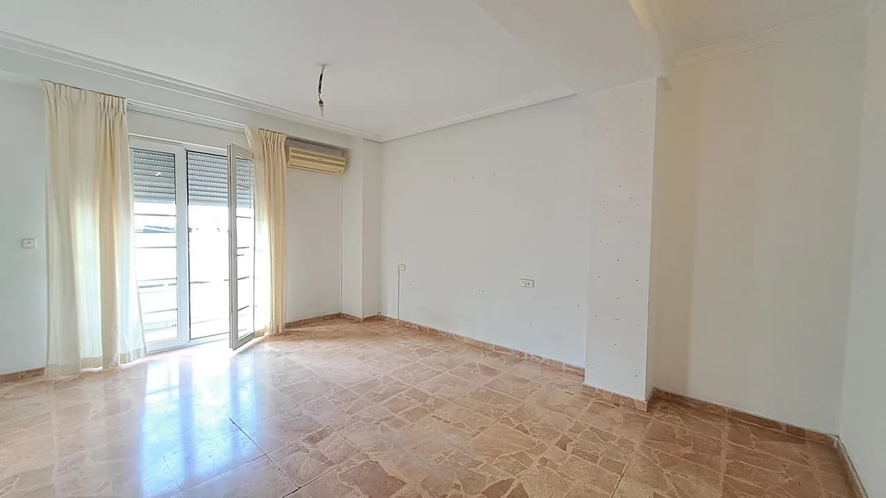 Apartment de 5 dormitorios en venta en Torrevieja, Alicante - Image 6