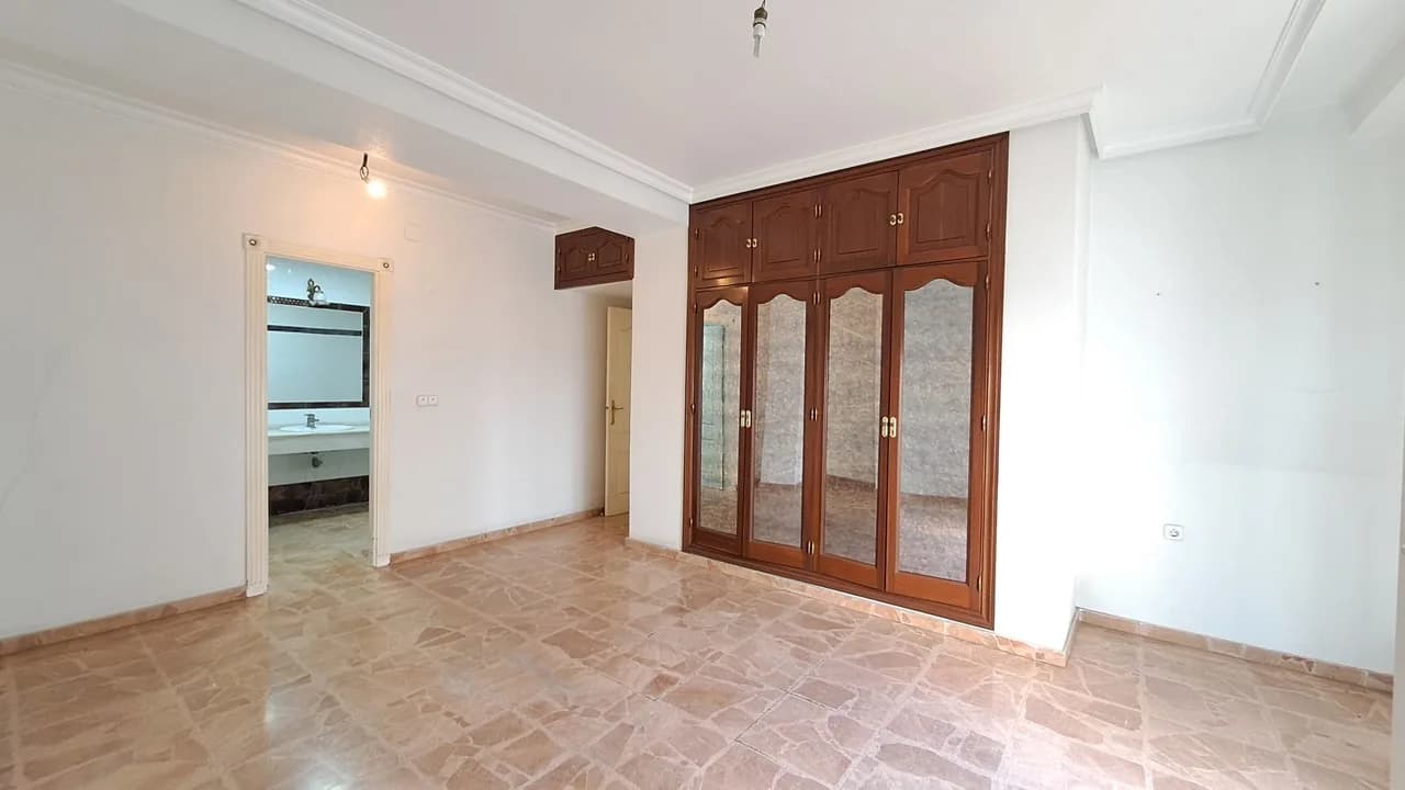 Apartment de 5 dormitorios en venta en Torrevieja, Alicante - Image 7