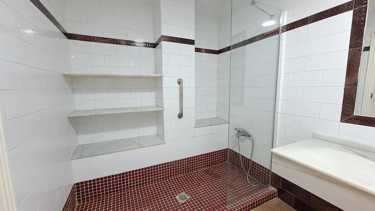 Apartment de 5 dormitorios en venta en Torrevieja, Alicante - Image 9