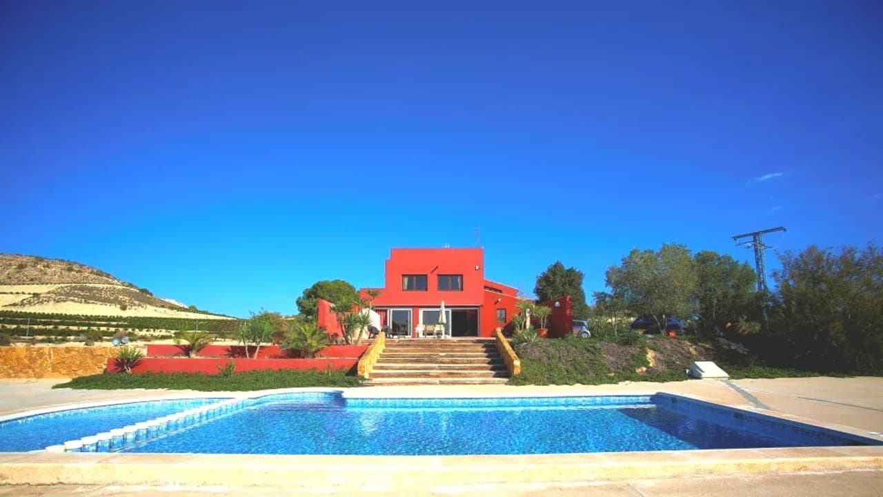 Villa de 4 dormitorios en venta en Torremendo, Alicante