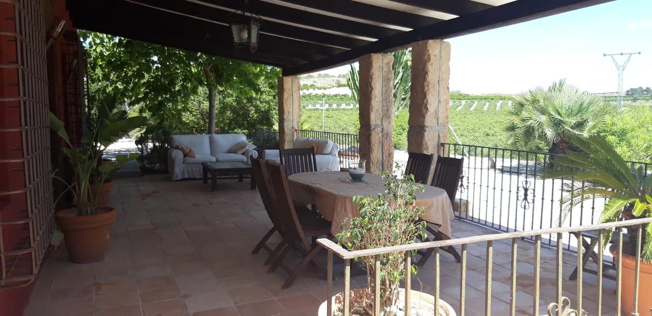Villa de 4 dormitorios en venta en Torremendo, Alicante - Image 4