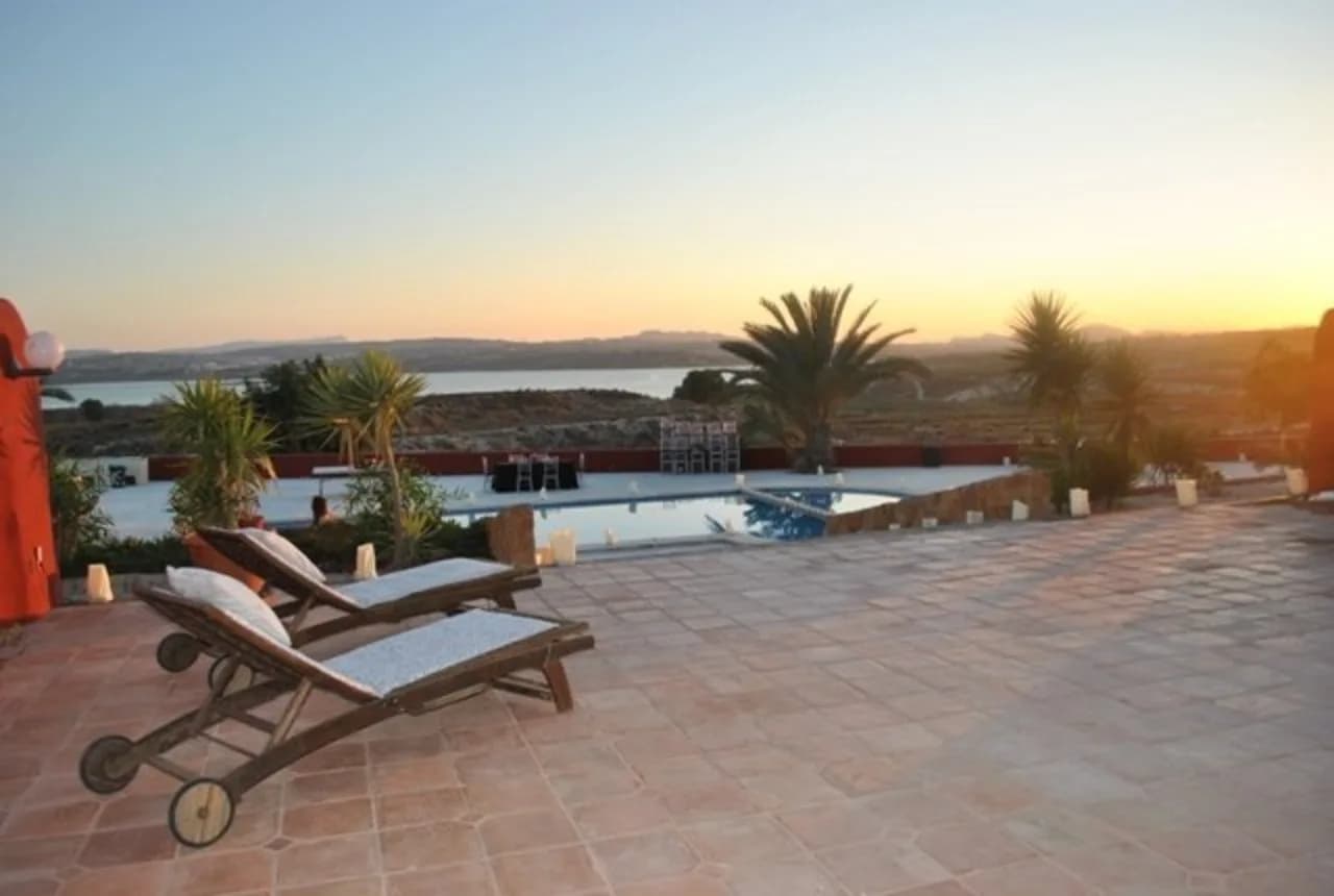 Villa de 4 dormitorios en venta en Torremendo, Alicante - Image 6
