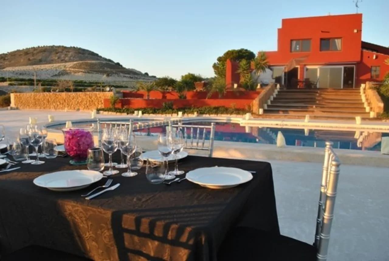 Villa de 4 dormitorios en venta en Torremendo, Alicante - Image 8