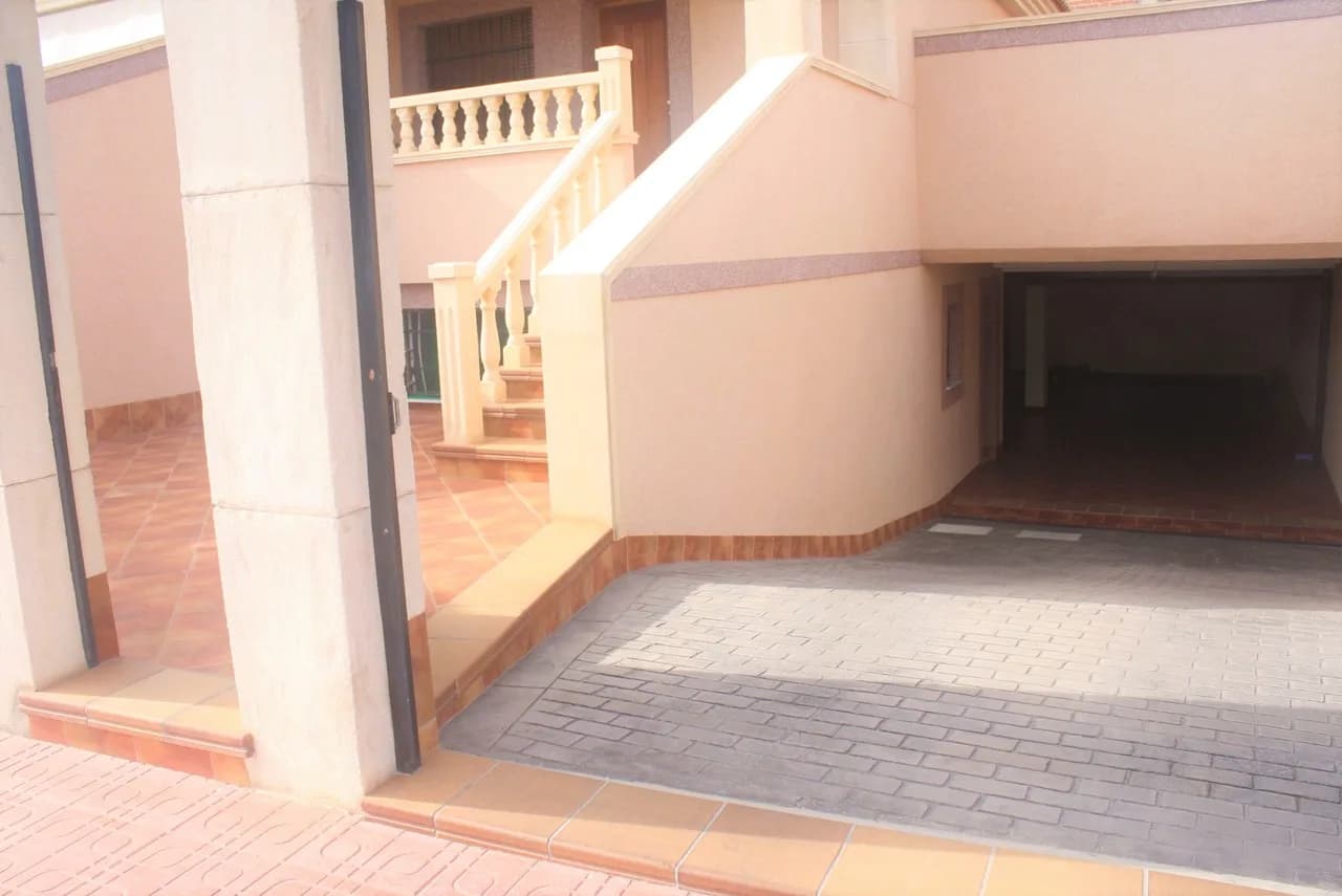 Townhouse de 3 dormitorios en venta en Los Altos, Alicante - Image 2