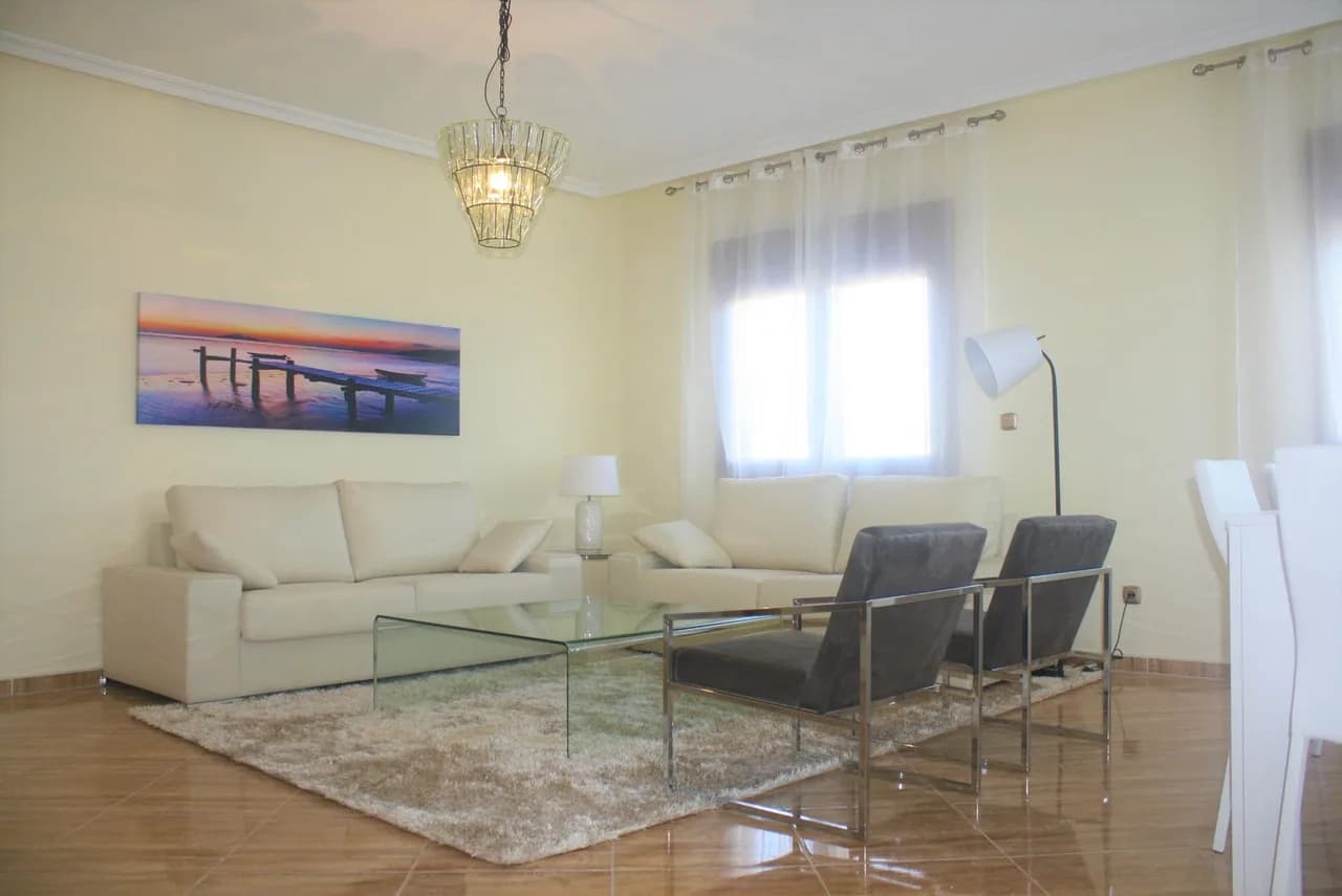 Villa de 3 dormitorios en venta en Los Altos, Alicante - Image 4