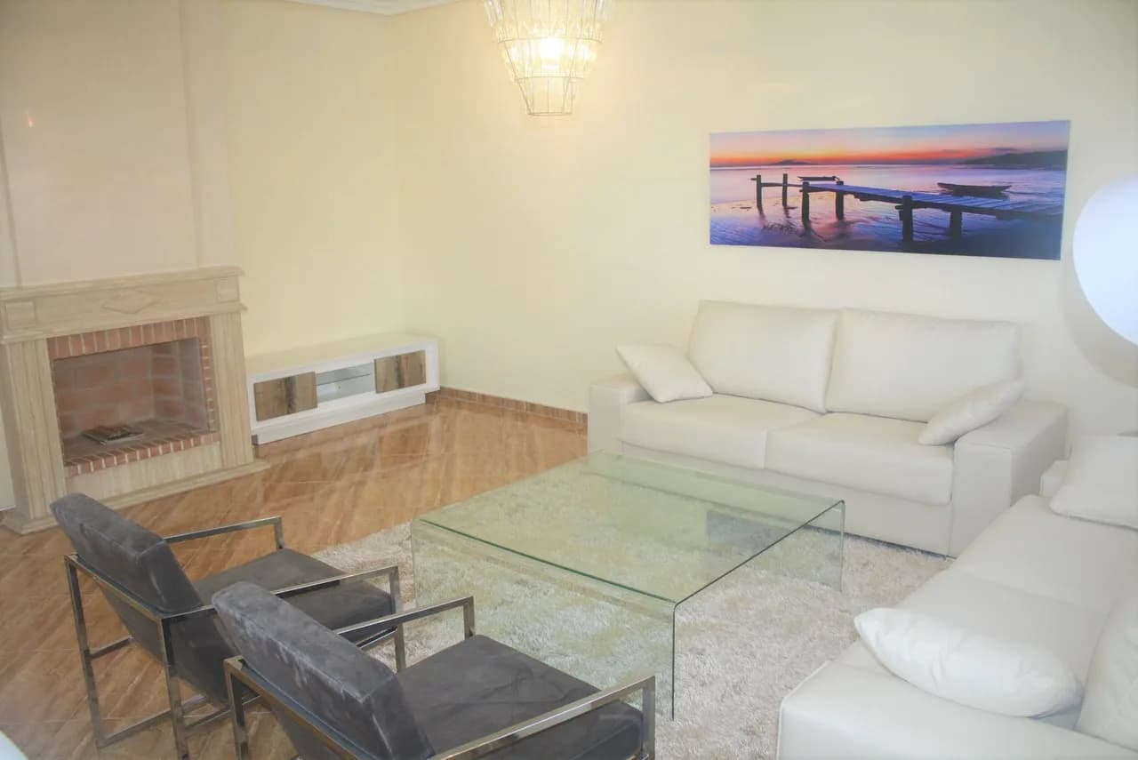 Villa de 3 dormitorios en venta en Los Altos, Alicante - Image 5
