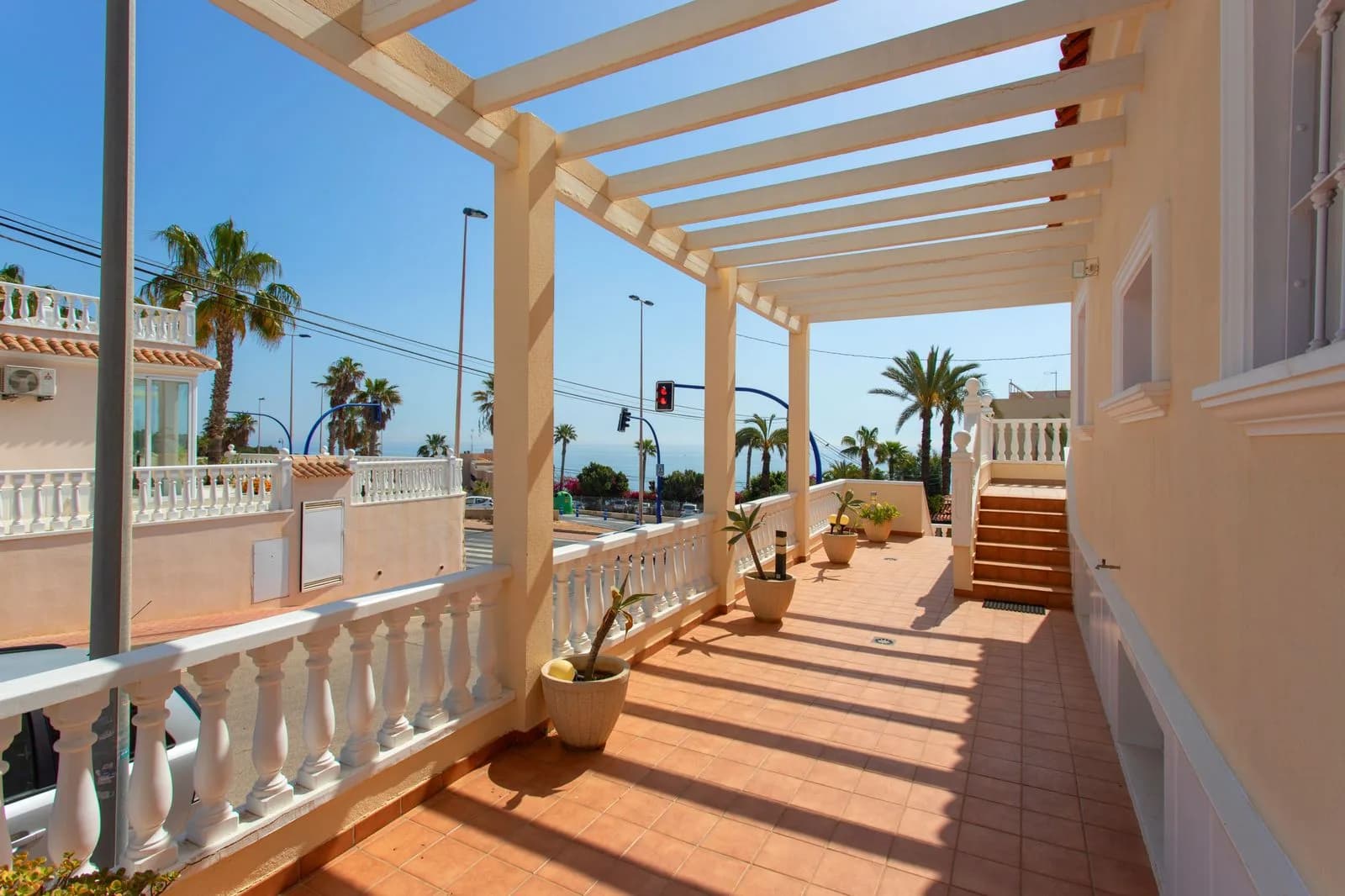 Villa de 4 dormitorios en venta en Torrevieja, Costa Blanca - Image 5