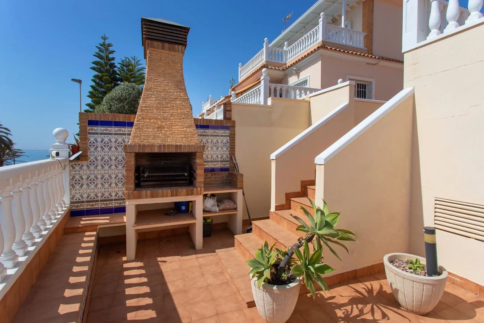 Villa de 4 dormitorios en venta en Torrevieja, Costa Blanca - Image 7