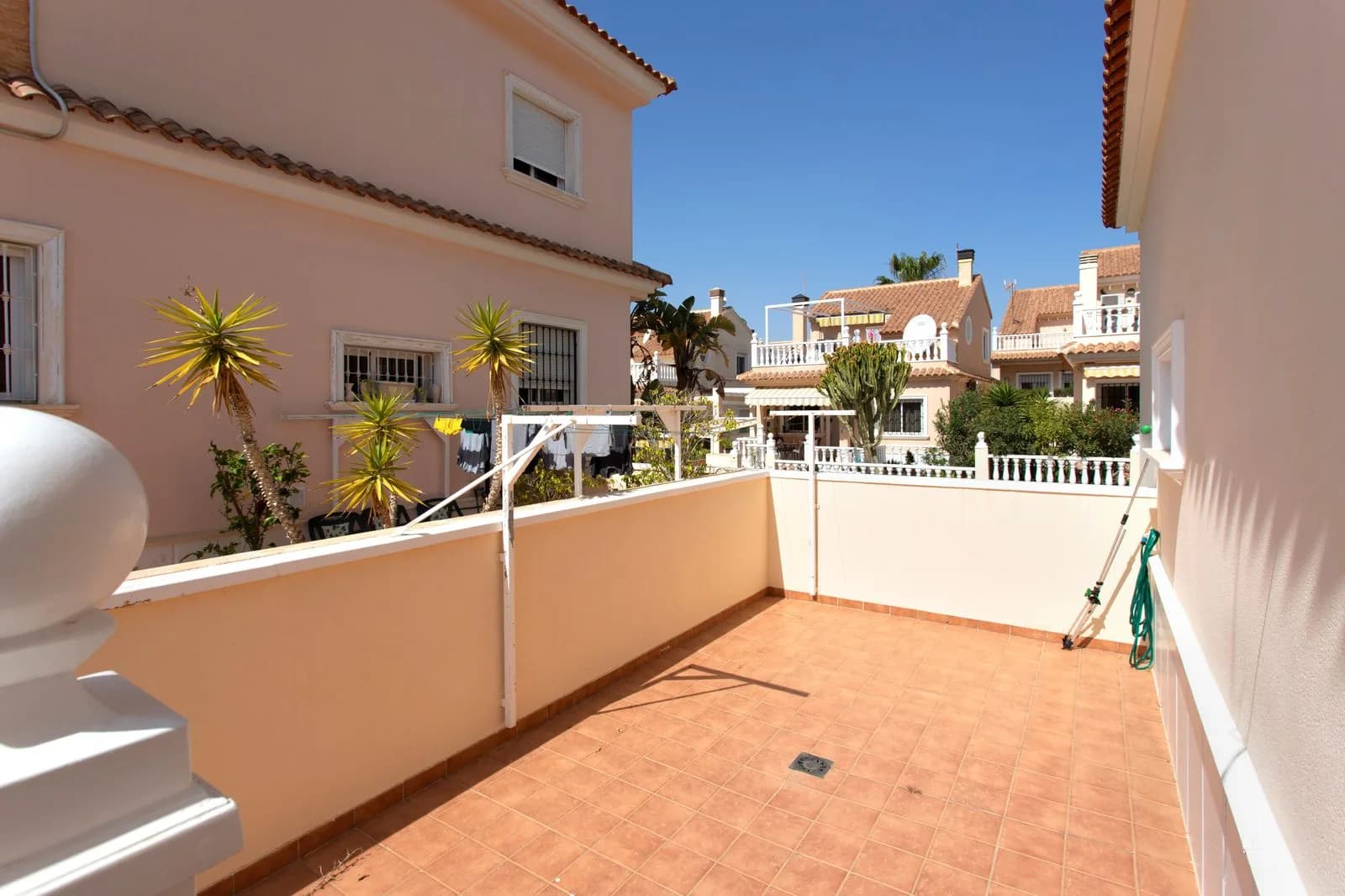 Villa de 4 dormitorios en venta en Torrevieja, Costa Blanca - Image 9