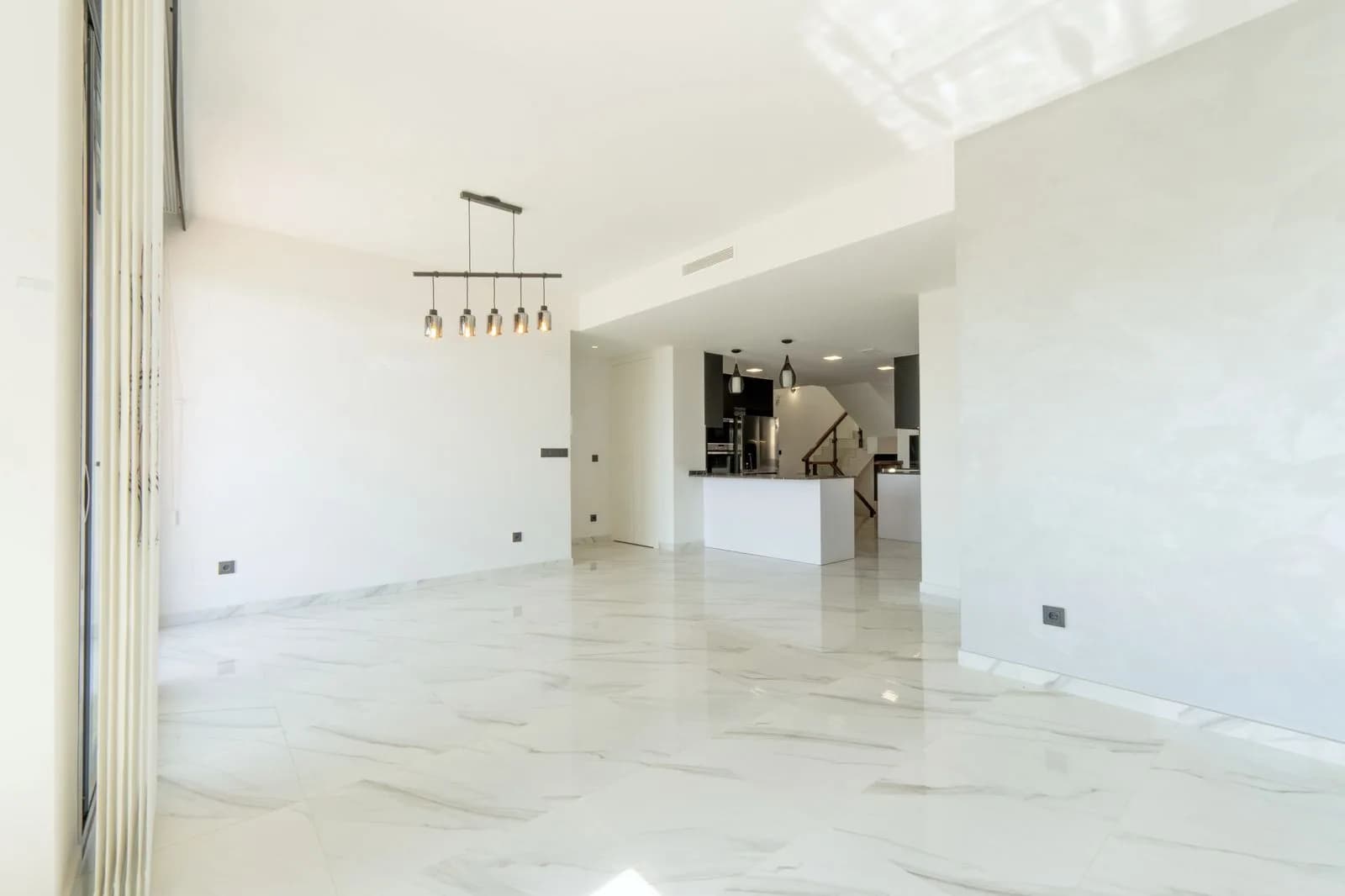 Villa de 3 dormitorios en venta en San Miguel De Salinas, Costa Blanca - Image 3