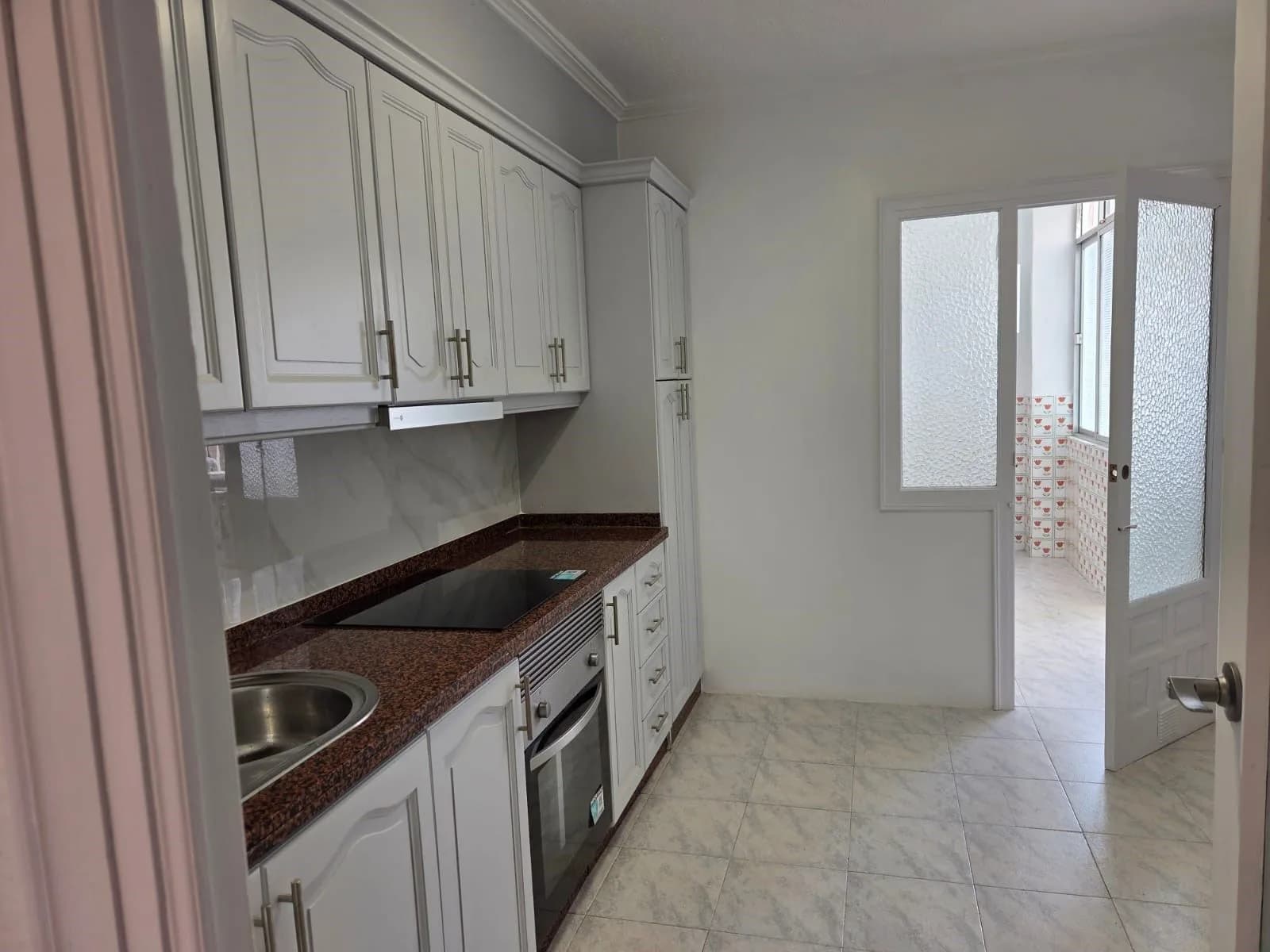 Apartment de 3 dormitorios en venta en Torrevieja, Costa Blanca - Image 4