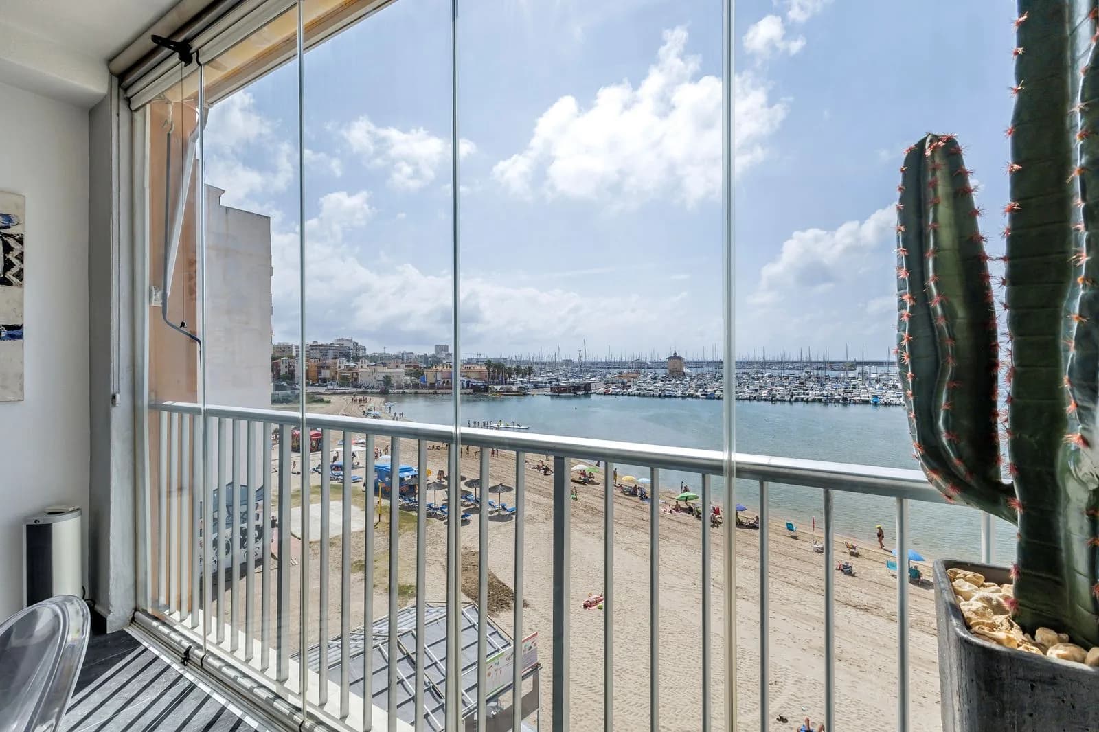 Apartment de 3 dormitorios en venta en Torrevieja, Costa Blanca - Image 3