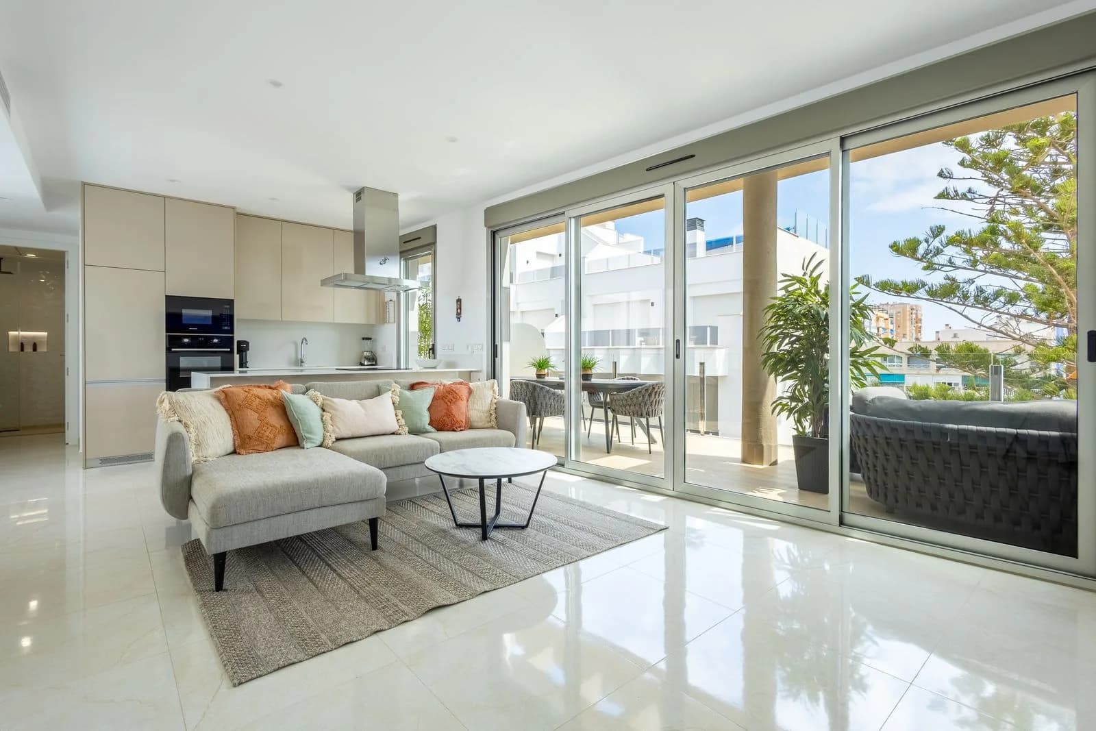 Apartment de 4 dormitorios en venta en Torrevieja, Costa Blanca - Image 6