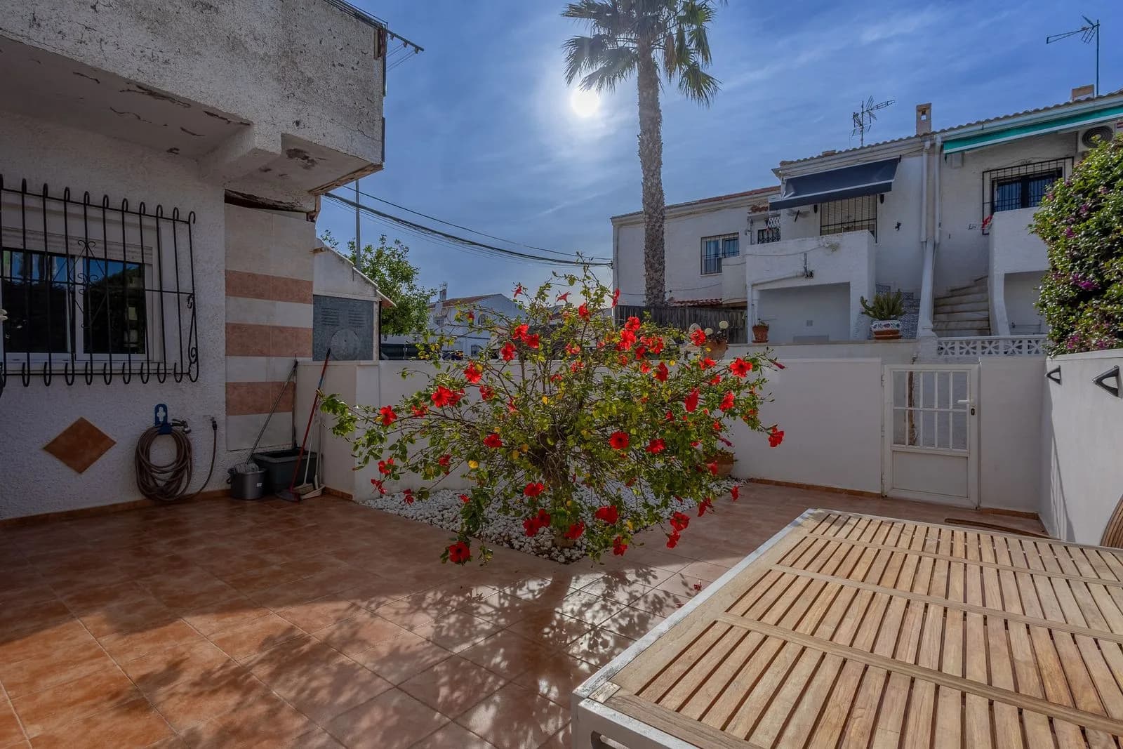 Apartment de 3 dormitorios en venta en Torrevieja, Costa Blanca - Image 2