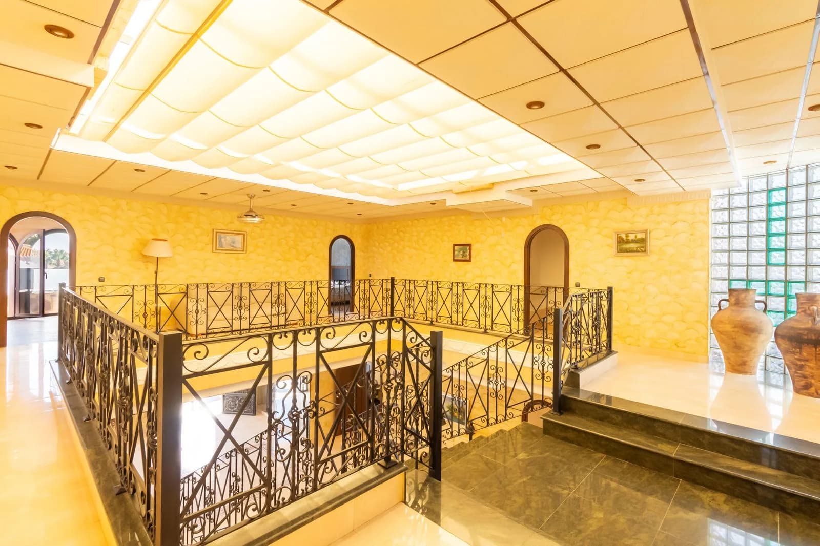 Villa de 4 dormitorios en venta en La Zenia, Costa Blanca - Image 4