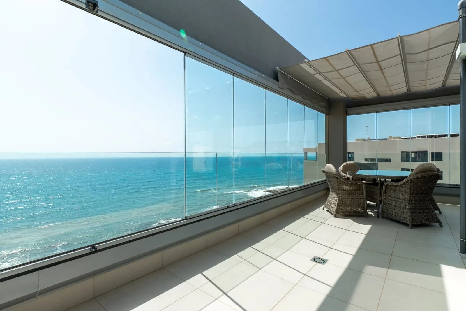 Apartment de 3 dormitorios en venta en Punta Prima, Costa Blanca