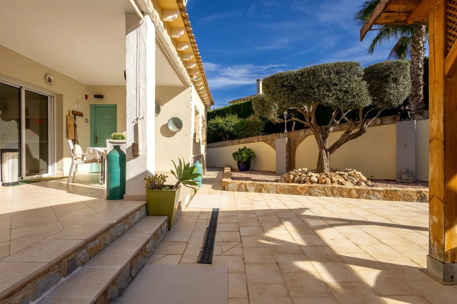 Villa de 5 dormitorios en venta en Torrevieja, Costa Blanca - Image 3