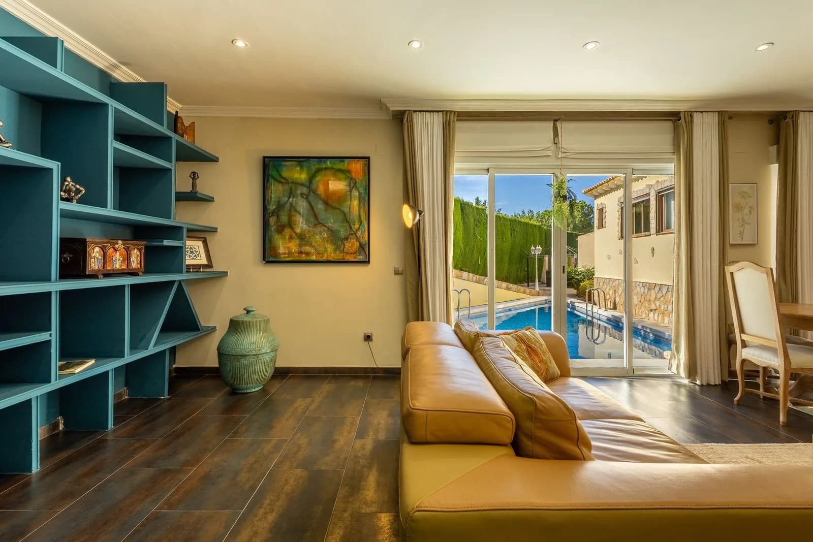 Villa de 5 dormitorios en venta en Torrevieja, Costa Blanca - Image 7