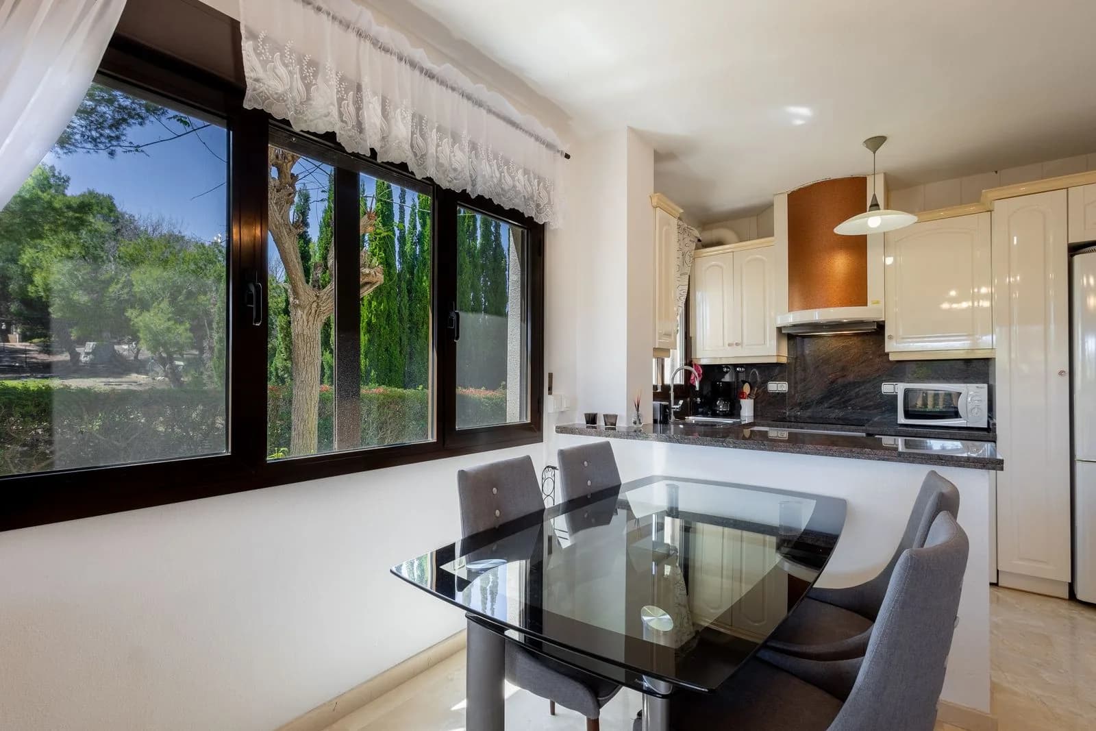 Apartment In Villamartín - Image 4