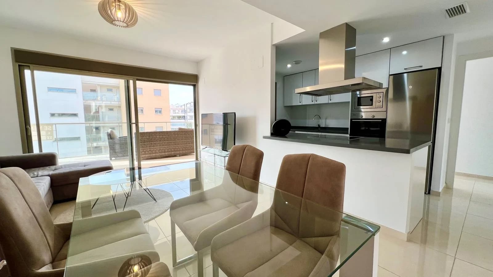 Apartment de 2 dormitorios en venta en Villamartín, Costa Blanca - Image 2