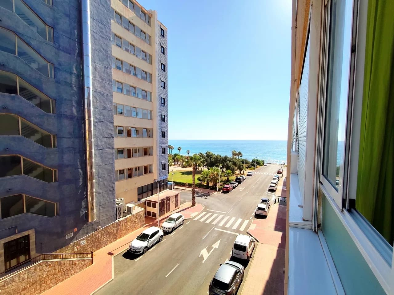 Apartment de 1 dormitorios en venta en Torrevieja, Alicante - Image 2