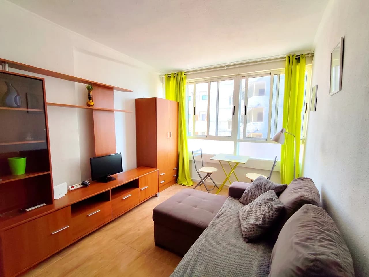 Apartment de 1 dormitorios en venta en Torrevieja, Alicante - Image 3