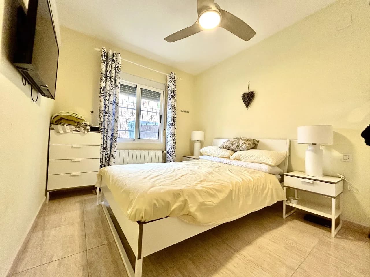 Bungalow de 2 dormitorios en venta en Villamartin, Alicante - Image 7