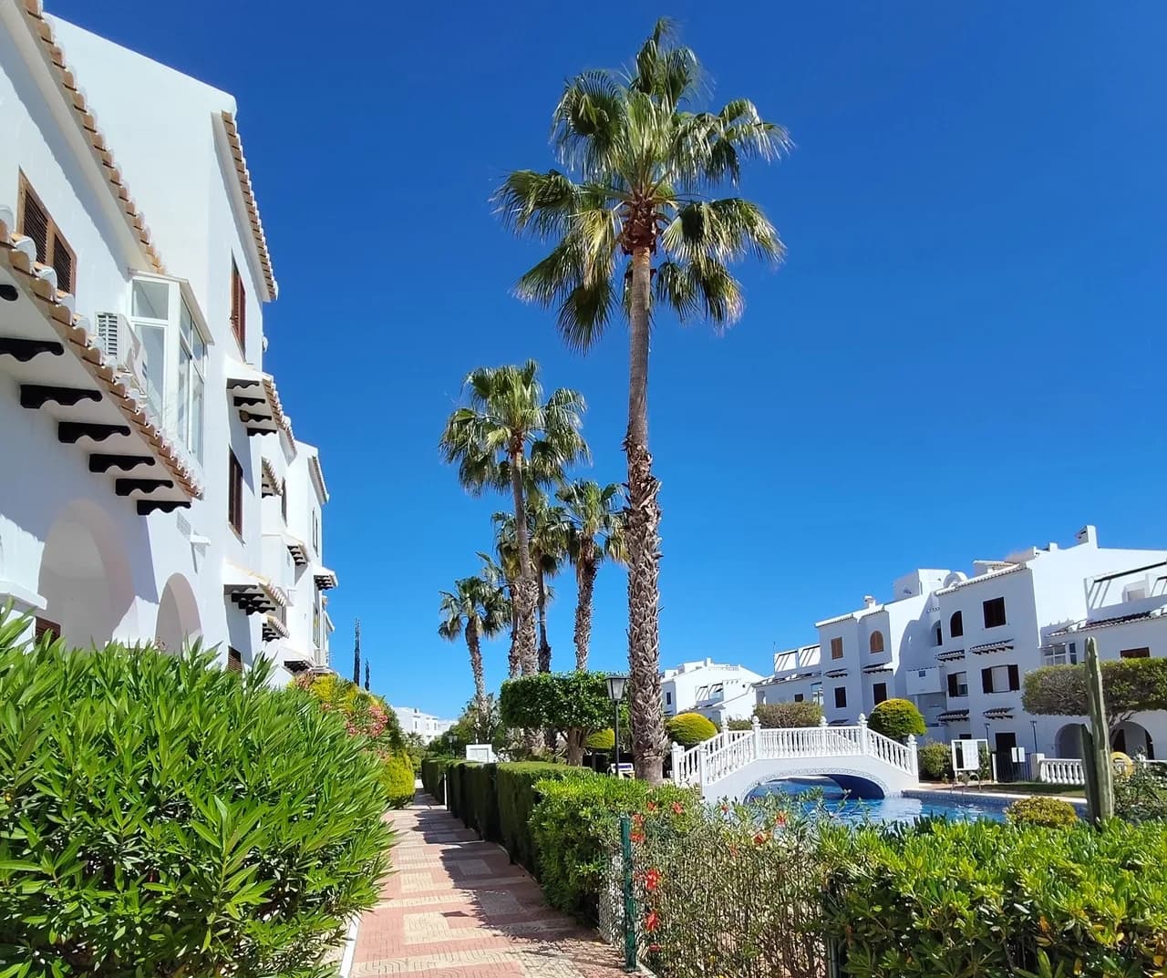 Bungalow de 2 dormitorios en venta en Ciudad Quesada, Alicante - Image 2
