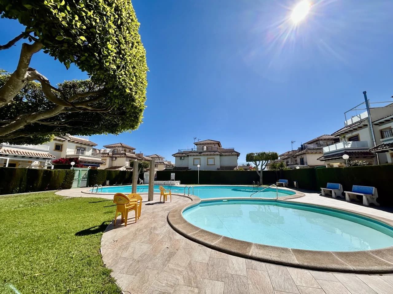 Villa de 2 dormitorios en venta en Playa Flamenca, Alicante - Image 2