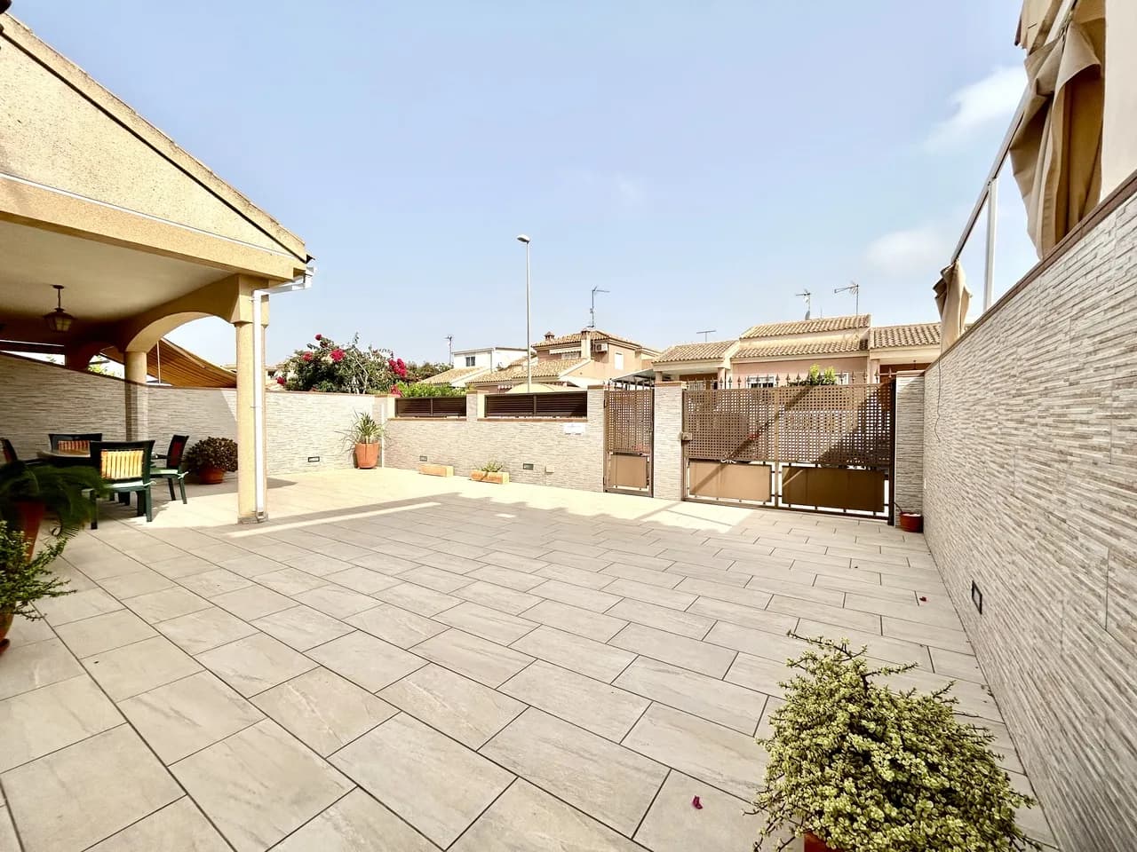 Townhouse de 3 dormitorios en venta en Torre de La Horadada, Alicante - Image 3