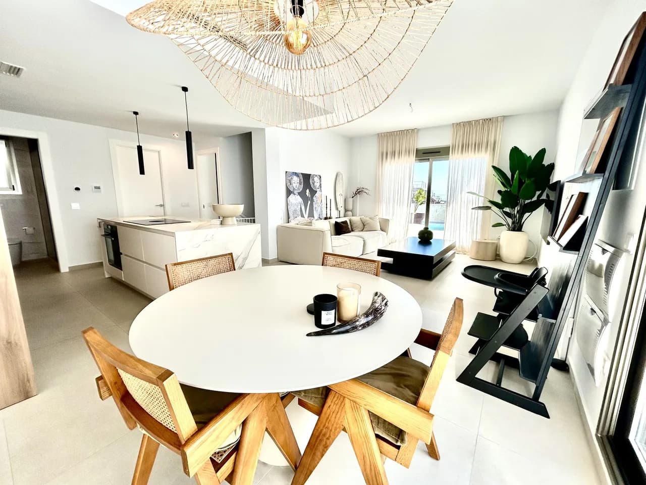 Villa de 4 dormitorios en venta en Las Filipinas, Alicante - Image 4