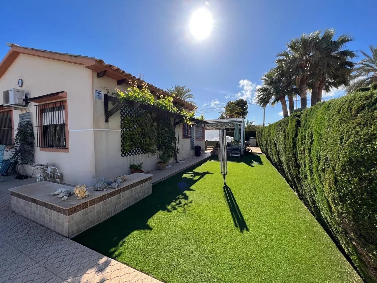 Villa de 3 dormitorios en venta en Cabo Roig, Alicante - Image 3