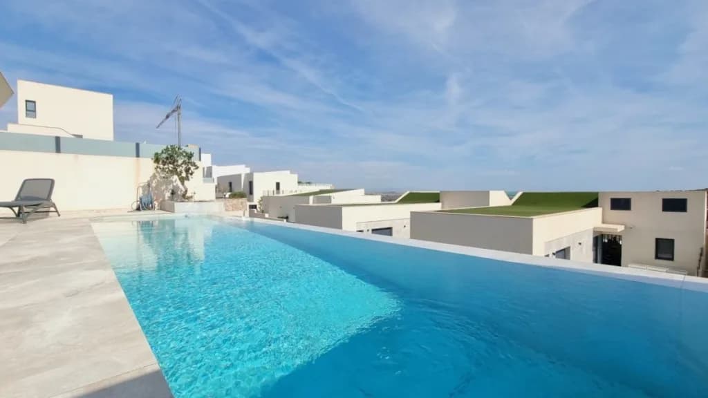 Detached Villa In Rojales