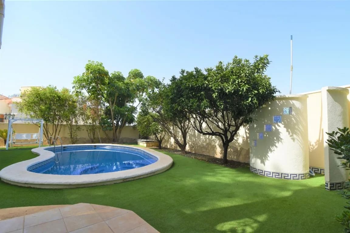 Detached Villa In Ciudad Quesada - Image 8