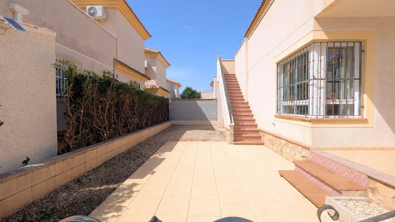 Detached Villa In Lo Crispin - Image 3