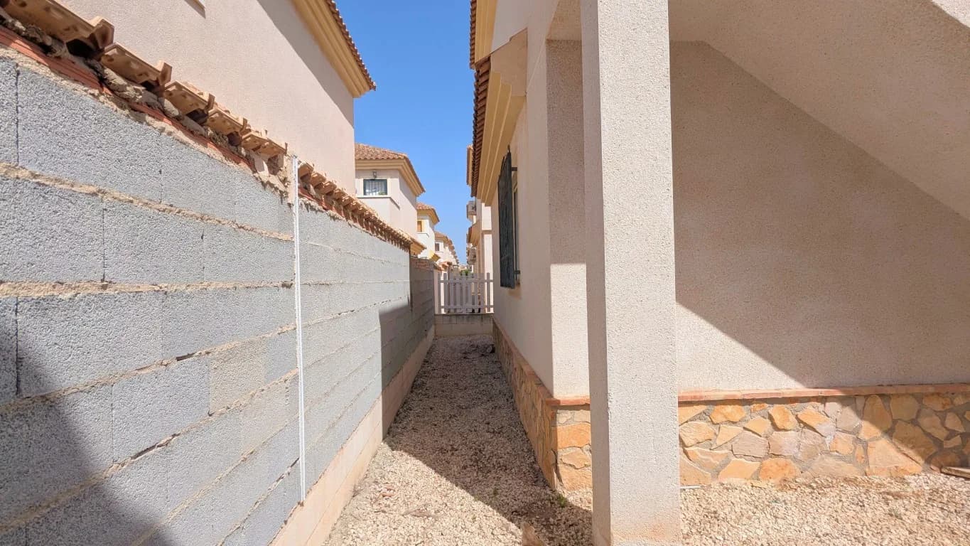 Detached Villa In Lo Crispin - Image 8