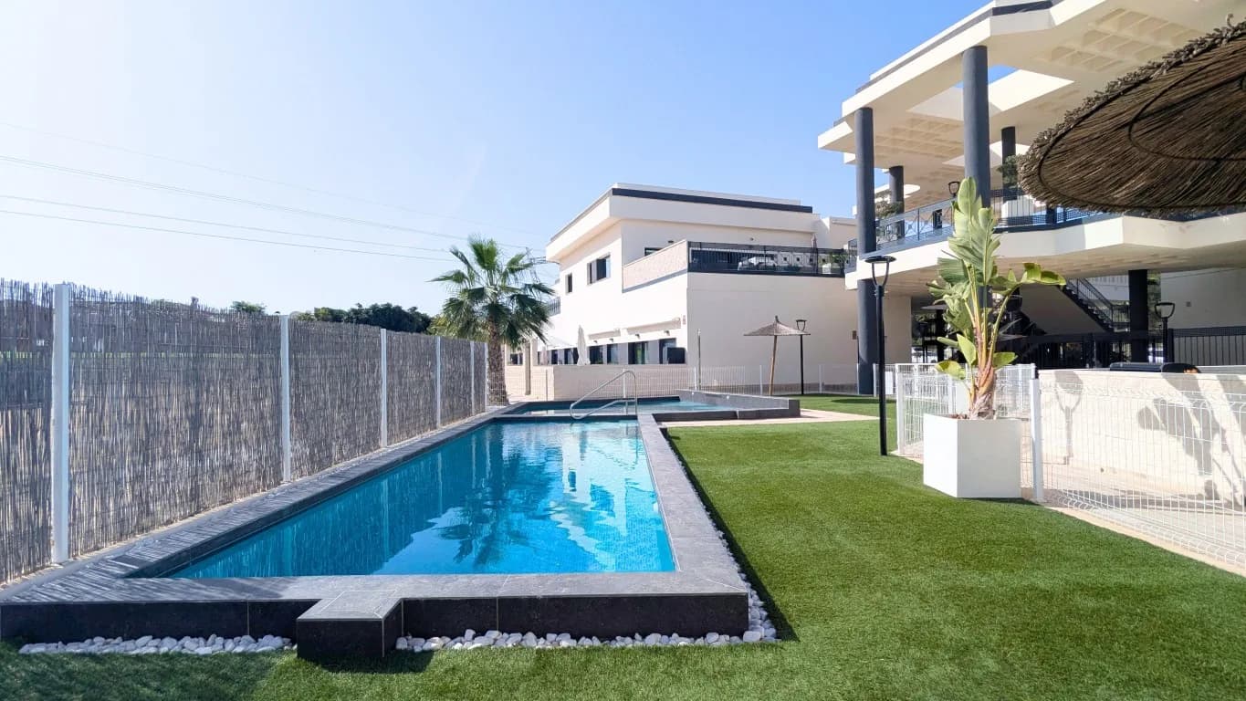 Apartment de 2 dormitorios en venta en Lo Crispin, Alicante - Image 2