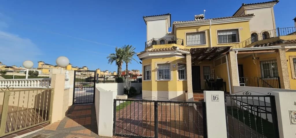 Villa de 3 dormitorios en venta en Lo Crispin, Alicante