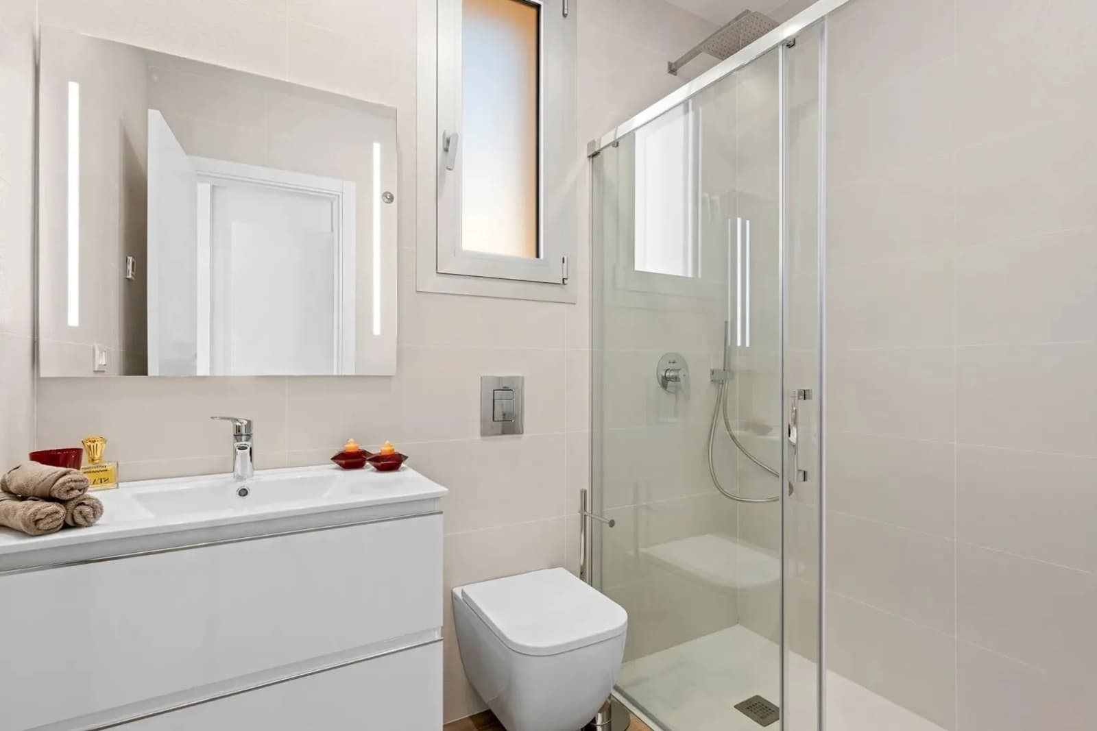 Apartment de 2 dormitorios en venta en Orihuela Costa, Alicante - Image 7